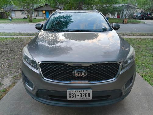 Gray 2016 Kia Sorento LX