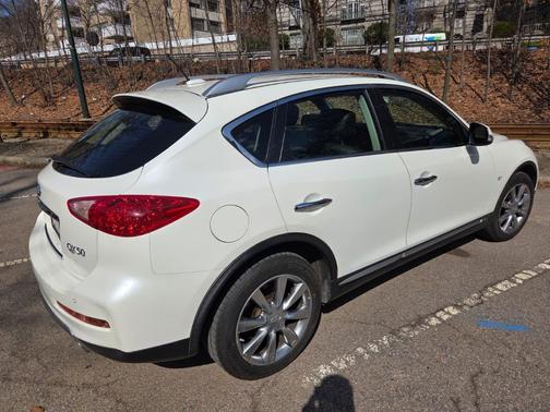 2017 INFINITI QX50 Base