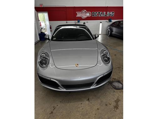 2018 Porsche 911 Carrera