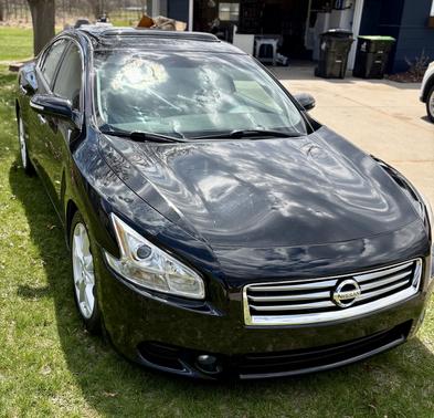 Black 2013 Nissan Maxima SV