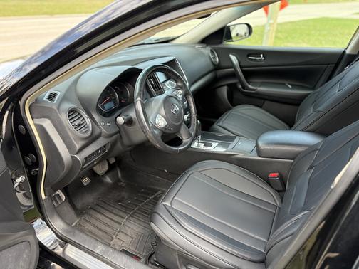 Black 2013 Nissan Maxima SV