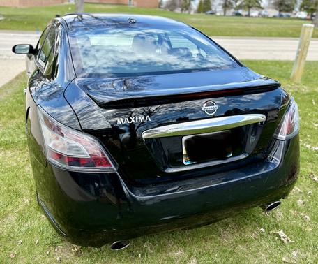 Black 2013 Nissan Maxima SV