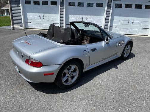Silver 2001 BMW Z3 2.5i Roadster