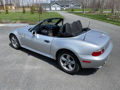 Silver 2001 BMW Z3 2.5i Roadster