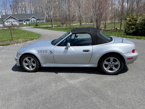 Silver 2001 BMW Z3 2.5i Roadster