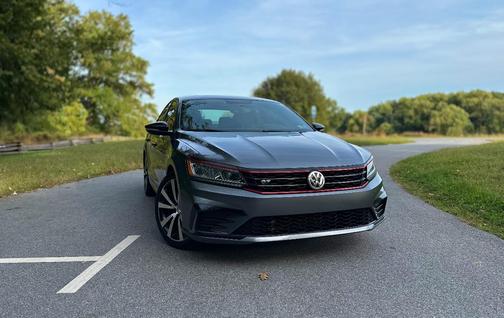 Gray 2018 Volkswagen Passat 3.6L V6 GT