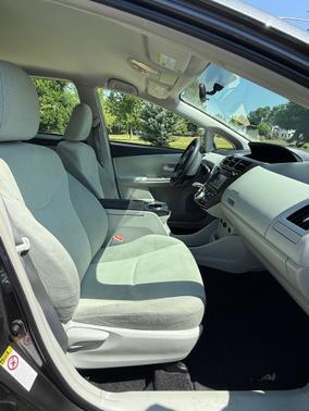 2013 Toyota Prius v Two