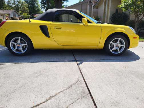 2002 Toyota MR2 Spyder