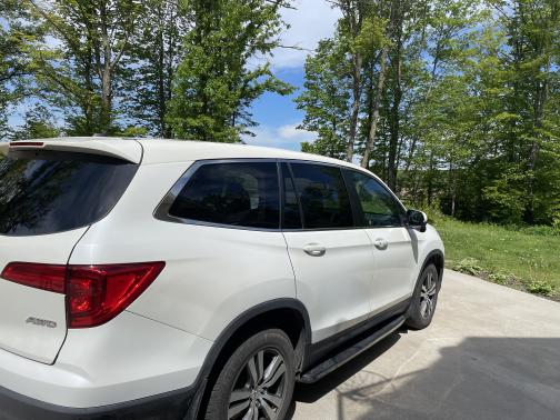 Photo 5 of 25 of 2016 Honda Pilot EX-L