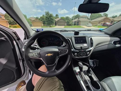 White 2020 Chevrolet Equinox LS