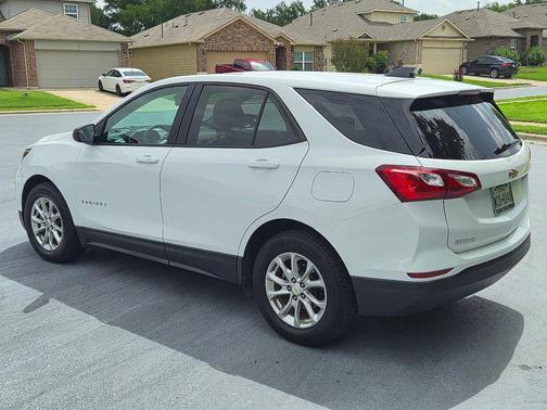 White 2020 Chevrolet Equinox LS