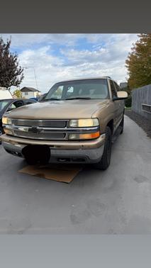 Gold 2000 Chevrolet Tahoe Base