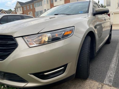Gold 2017 Ford Taurus SEL