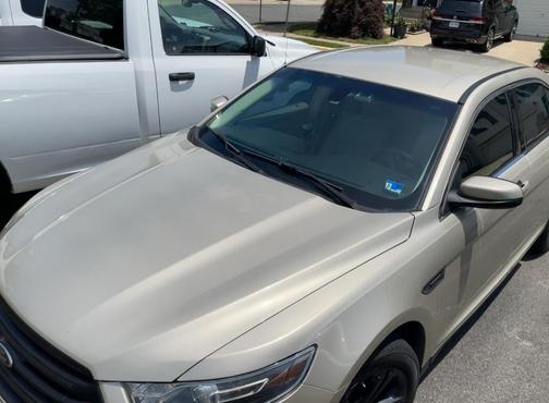 Gold 2017 Ford Taurus SEL