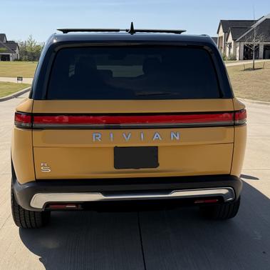 2023 Rivian R1S Adventure Quad-Motor Large Package