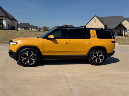 2023 Rivian R1S Adventure Quad-Motor Large Package