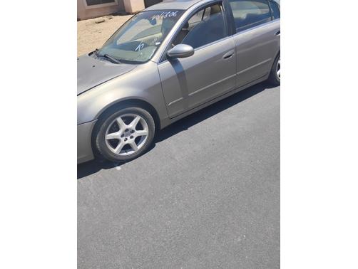 Silver 2003 Nissan Altima 3.5 SE