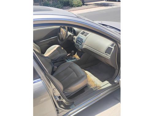 Silver 2003 Nissan Altima 3.5 SE