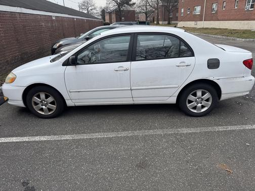2004 Toyota Corolla LE