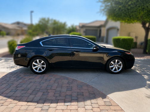 Black 2013 Acura TL Technology