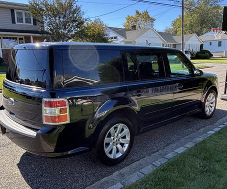 Blue 2009 Ford Flex SE