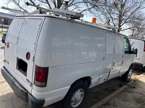 White 2007 Ford E250 Base