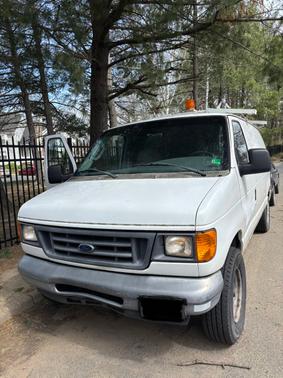 White 2007 Ford E250 Base