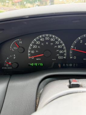 White 2001 Ford Expedition Eddie Bauer