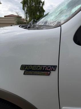 White 2001 Ford Expedition Eddie Bauer