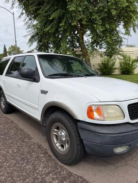 White 2001 Ford Expedition Eddie Bauer