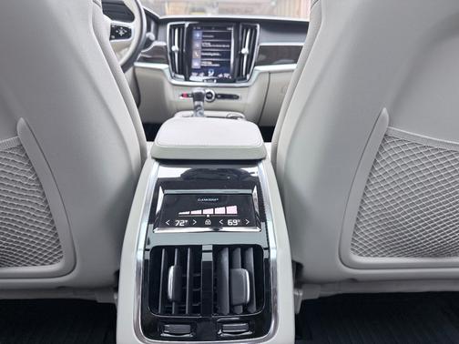 2018 Volvo S90 T5 Momentum