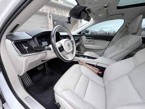 2018 Volvo S90 T5 Momentum