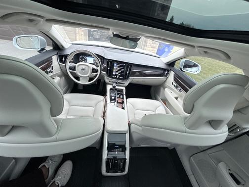 2018 Volvo S90 T5 Momentum