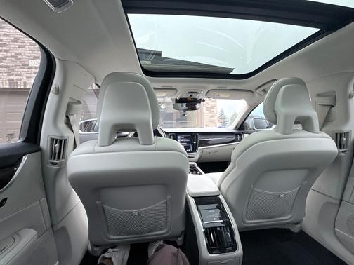 2018 Volvo S90 T5 Momentum