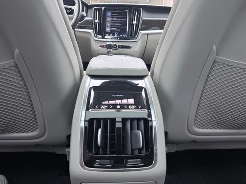 2018 Volvo S90 T5 Momentum