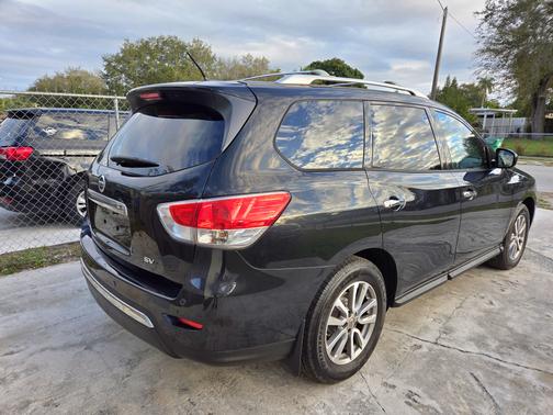 2015 Nissan Pathfinder SV