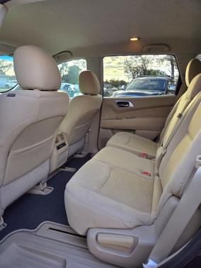 2015 Nissan Pathfinder SV