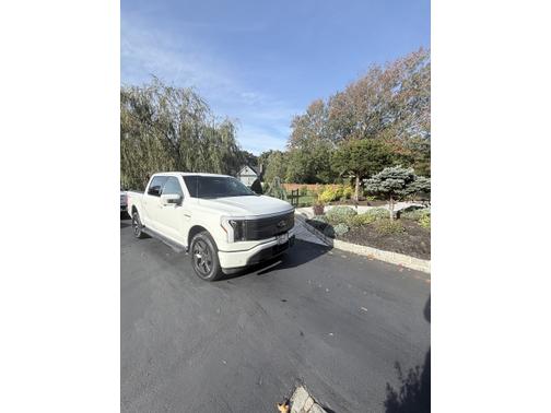 2022 Ford F-150 Lightning LARIAT