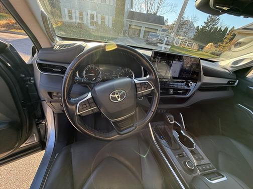2022 Toyota Highlander Limited