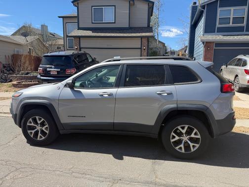 Silver 2015 Jeep Cherokee Trailhawk