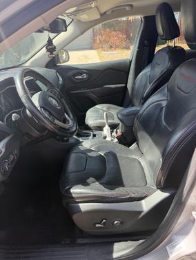 Silver 2015 Jeep Cherokee Trailhawk