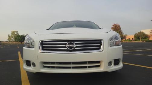 White 2012 Nissan Maxima SV