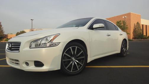 White 2012 Nissan Maxima SV