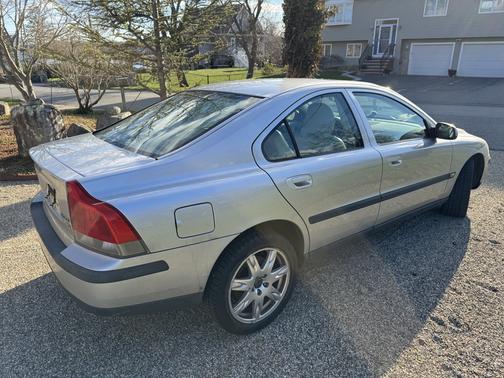Silver 2002 Volvo S60 2.4