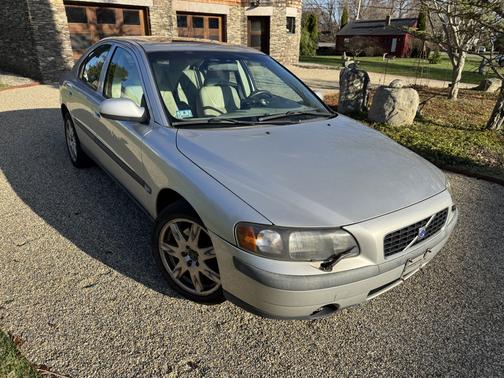 Silver 2002 Volvo S60 2.4
