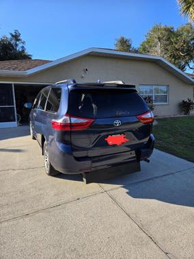Blue 2018 Toyota Sienna XLE