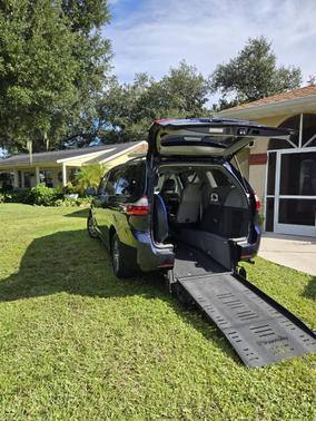 Blue 2018 Toyota Sienna XLE