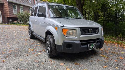 Silver 2006 Honda Element EX-P