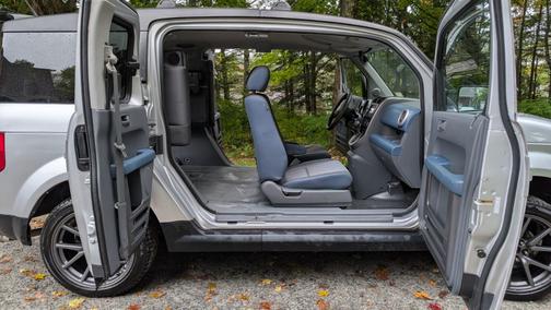 Silver 2006 Honda Element EX-P