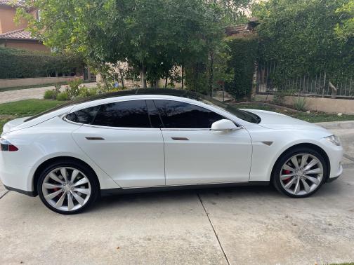 2014 Tesla Model S Performance